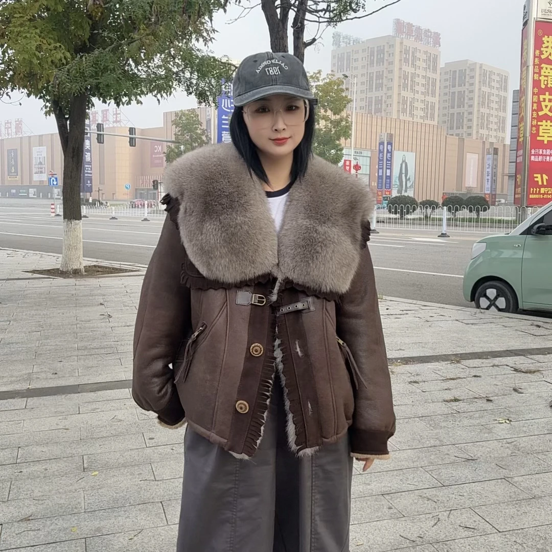 【亿彤推荐】 YiTOng 2025/新款麦昆油蜡狐狸毛流苏皮毛一体外套女