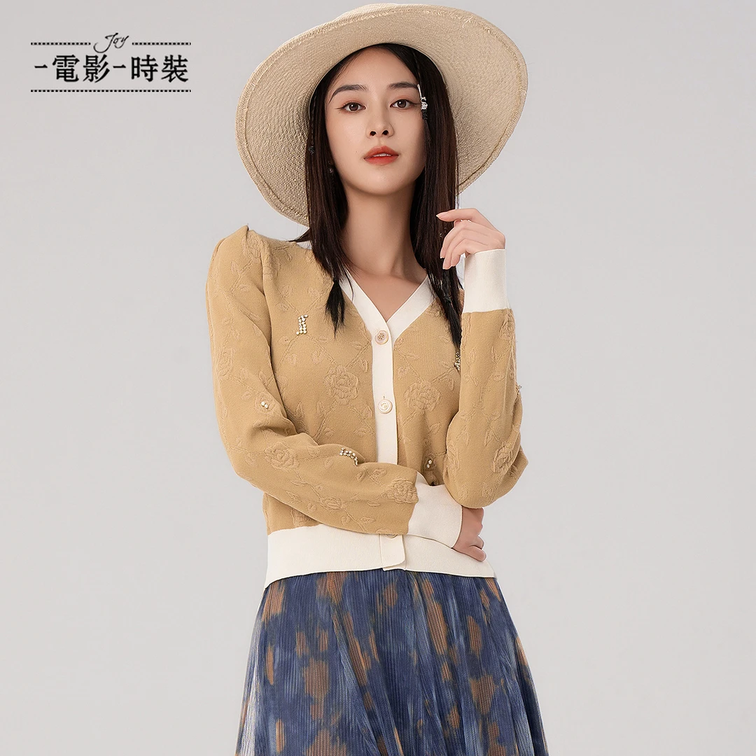 【九月专属】一电影一时装v领开衫长袖针织衫FFBM113010