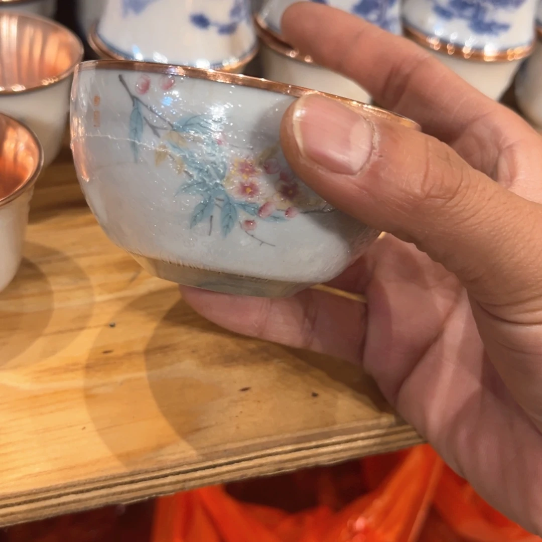 大瓷包铜杯子手工锻打工艺