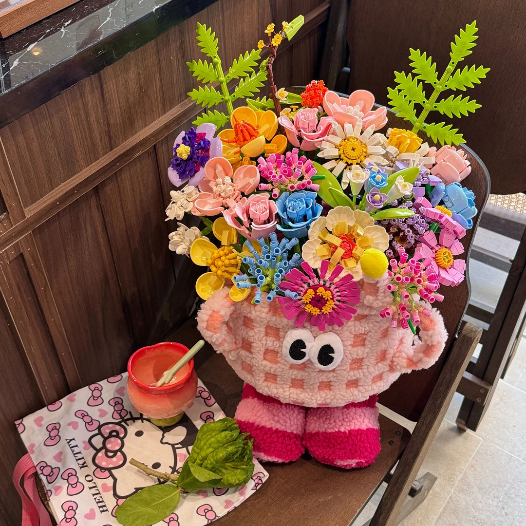 【大眼仔】桃花朵朵积木花束网红摆件拼装一整套DIY送材料包抱抱桶