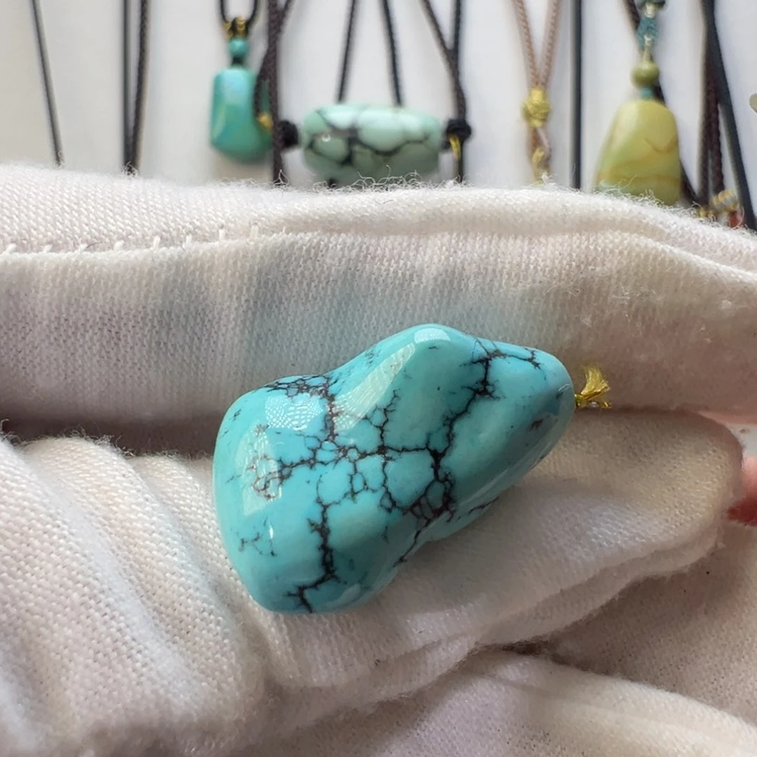 绿松石未镶嵌配饰随形