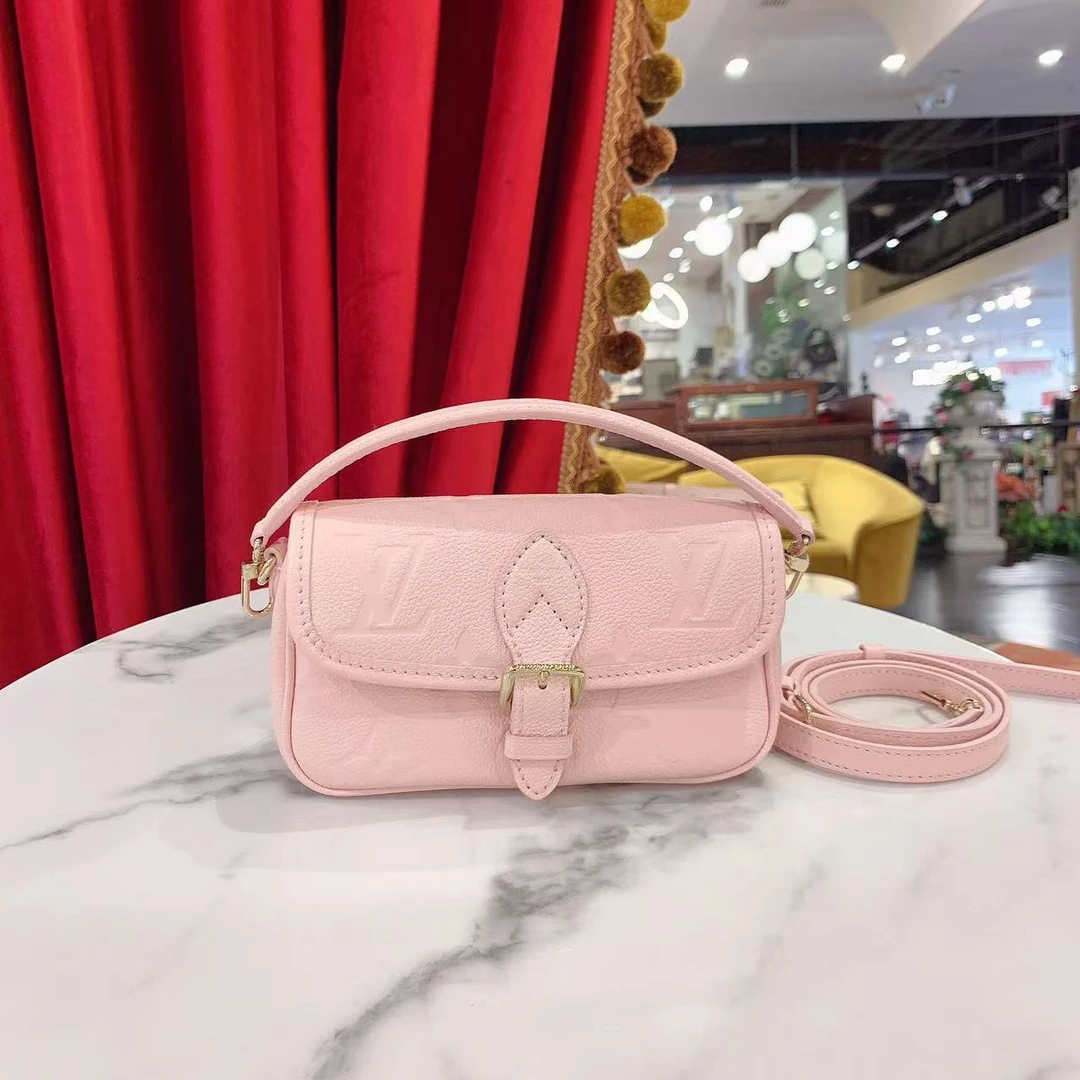 95新 LouisVuitton/路易威登 GGS法棍nano粉金牛皮单肩包64487407