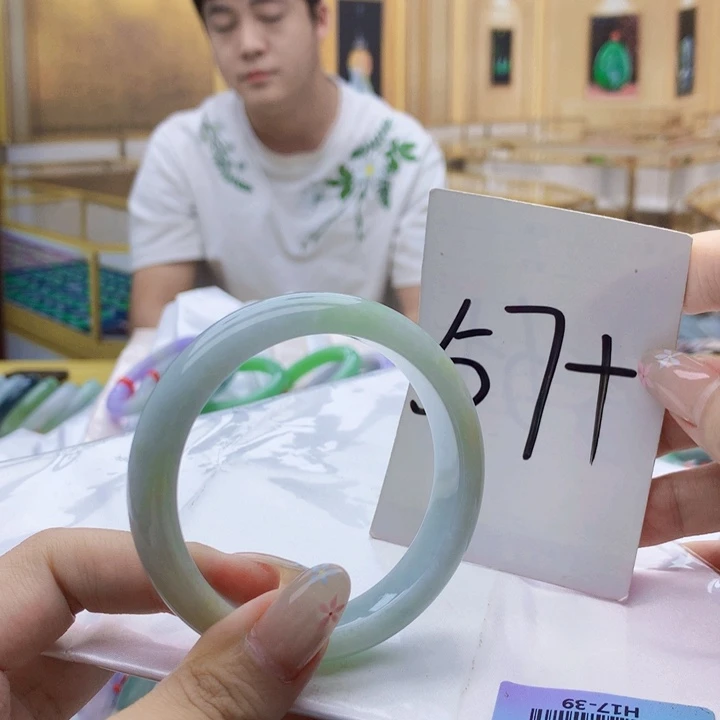 翡翠未镶嵌手镯0900……