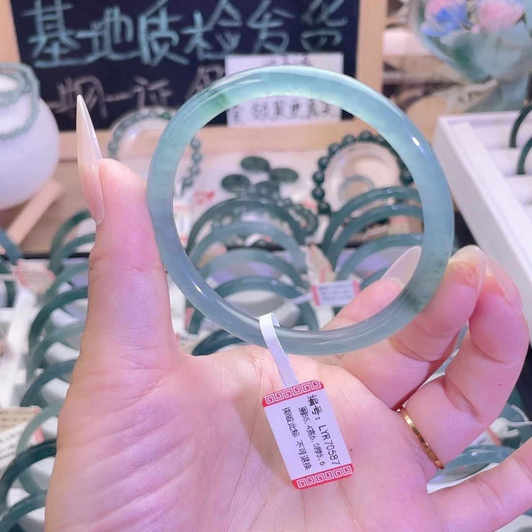 翡翠未镶嵌手镯54-55圈