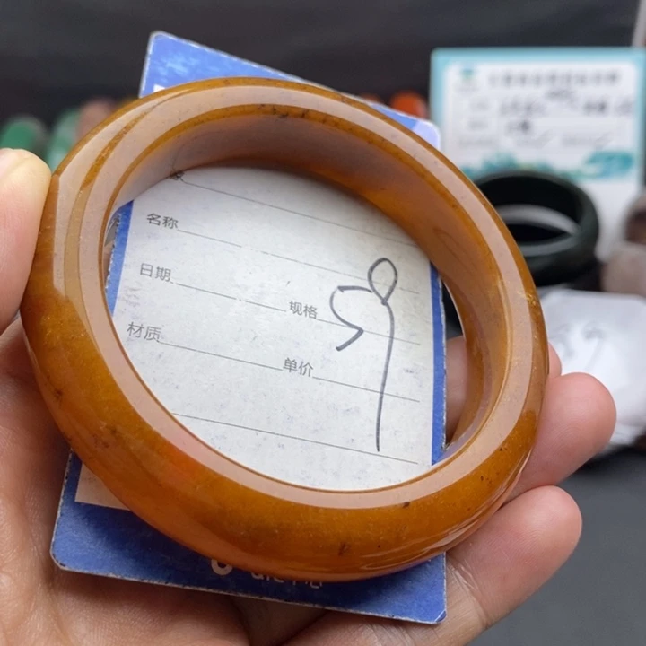 未镶嵌手镯石英质玉
