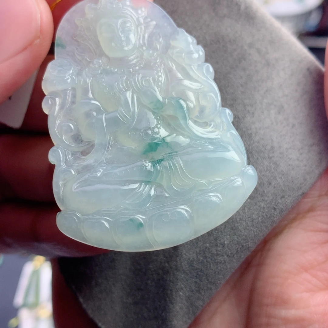 翡翠未镶嵌颈饰度母