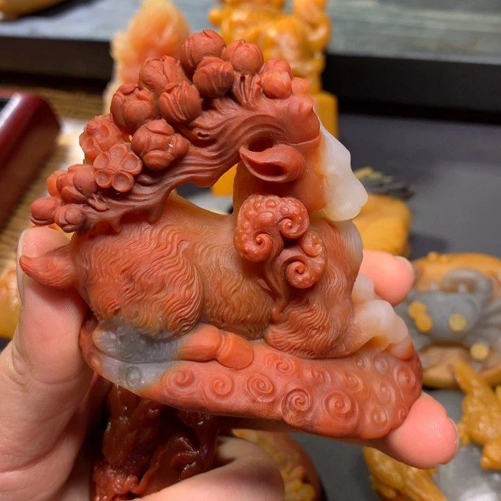 石英质玉（黄龙玉）未镶嵌颈饰