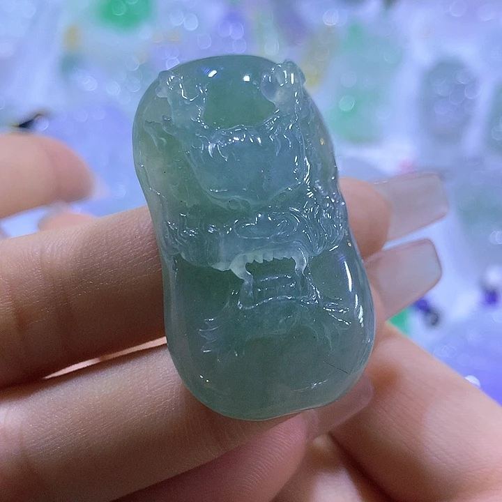 有***辣翡翠未镶嵌颈饰天然翡翠A货吊坠