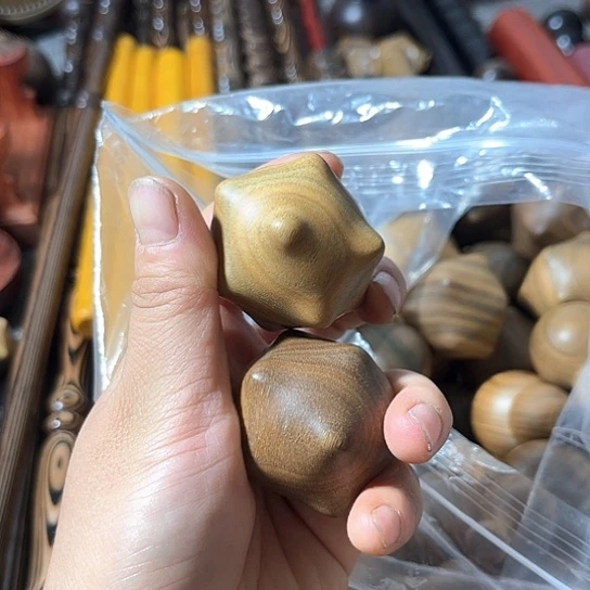 木绿檀刺球一对豆豆