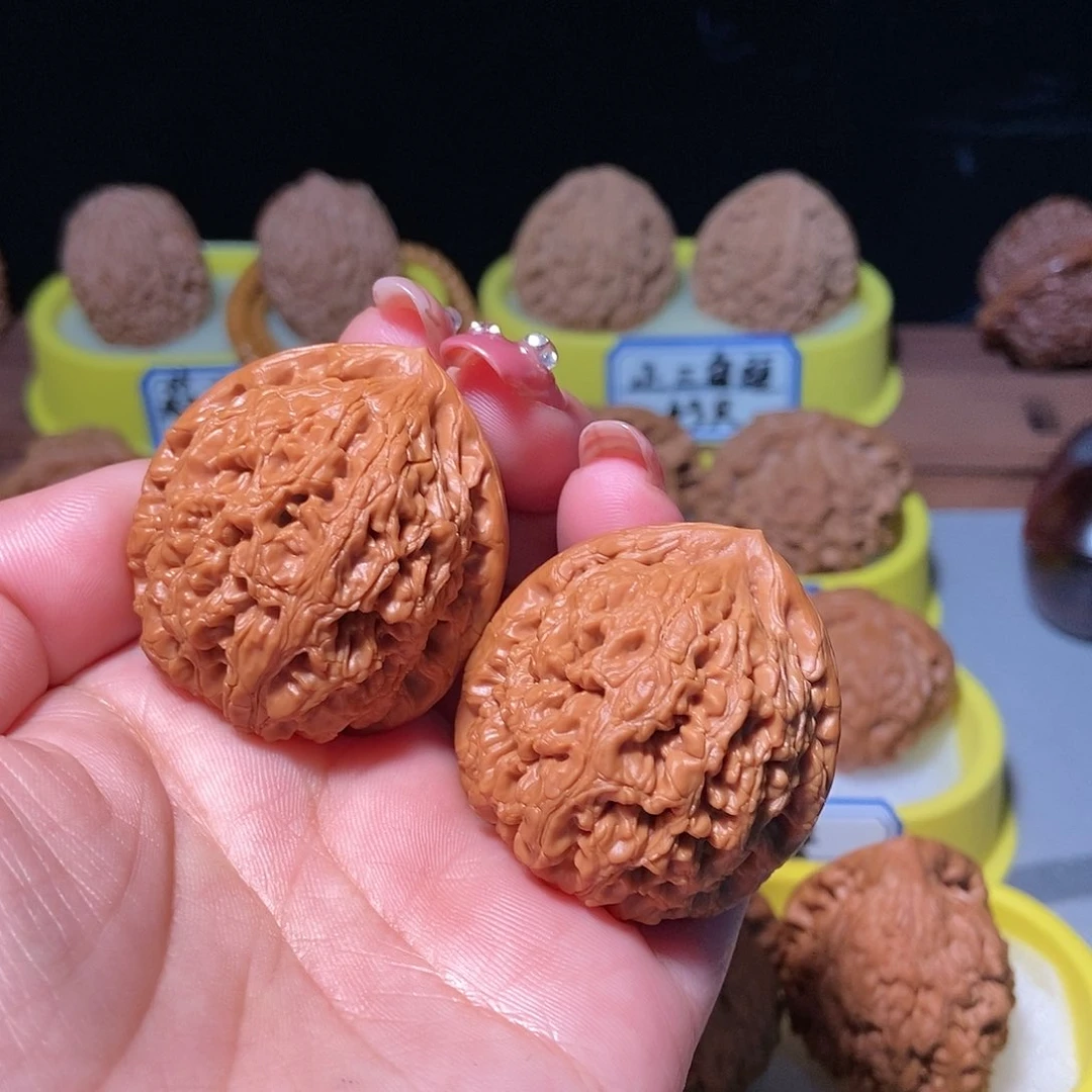 文玩核桃吊坠子****?水龙