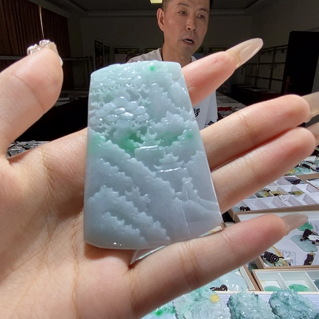 翡翠未镶嵌颈饰翡翠