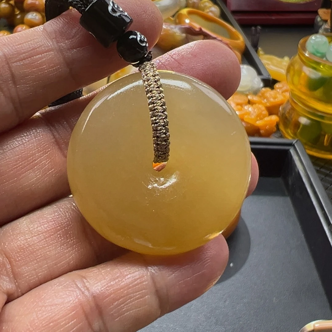 石英质玉未镶嵌颈饰