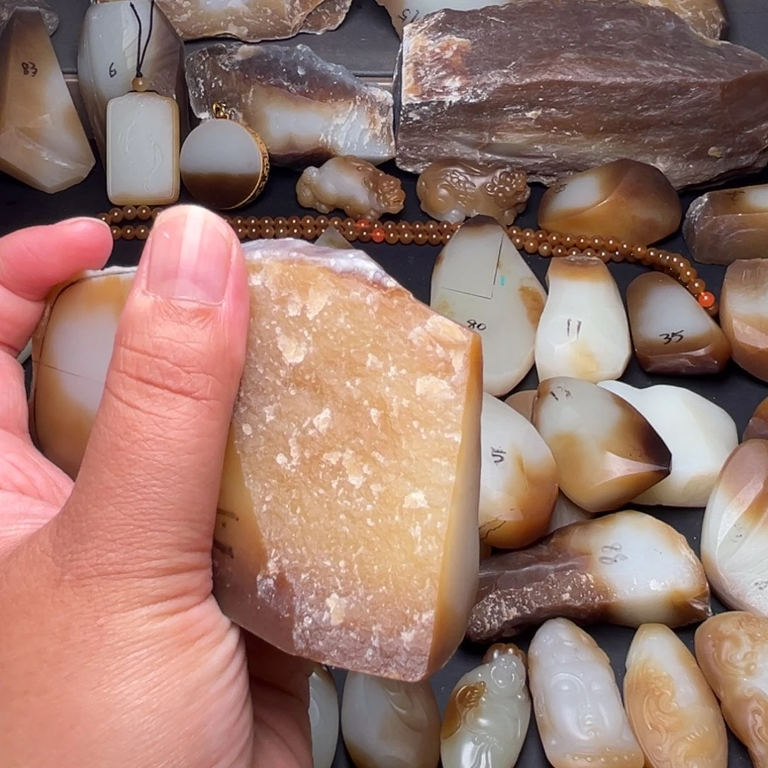 柴***财和田玉（糖玉）未镶嵌颈饰