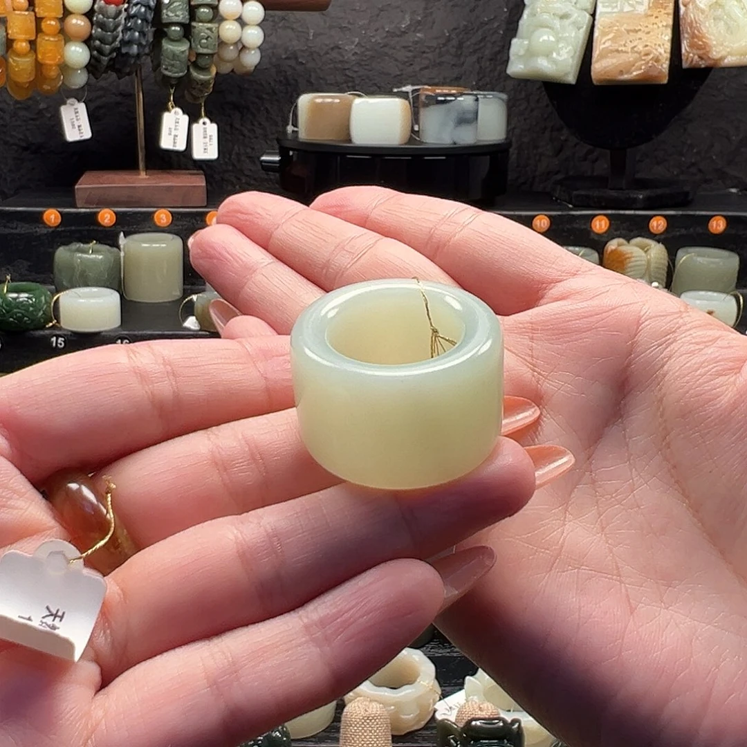 蛇纹石玉未镶嵌戒指内径20 岫