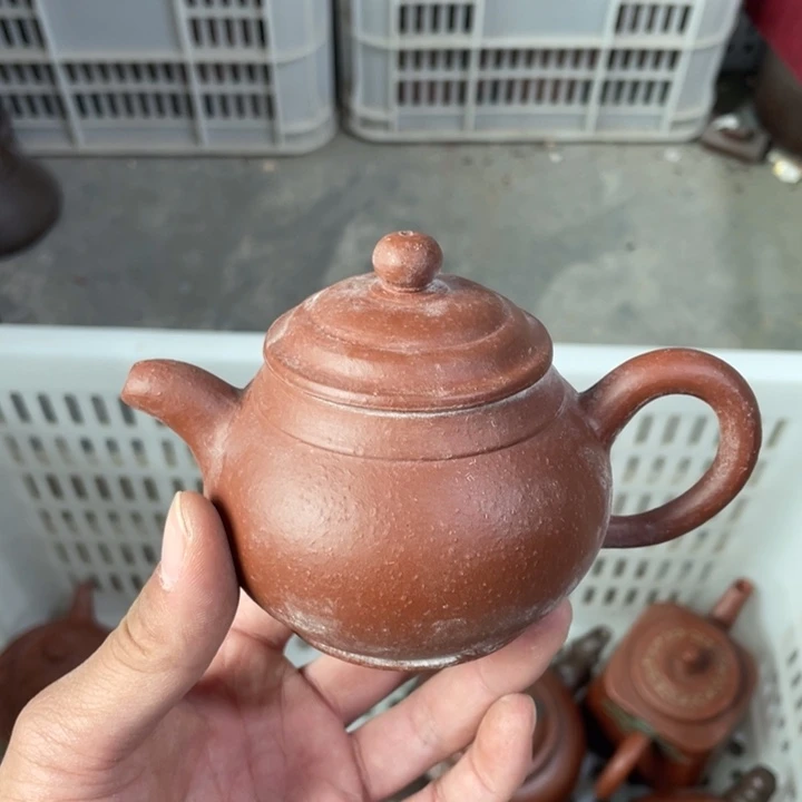 老厂紫砂壶一件。