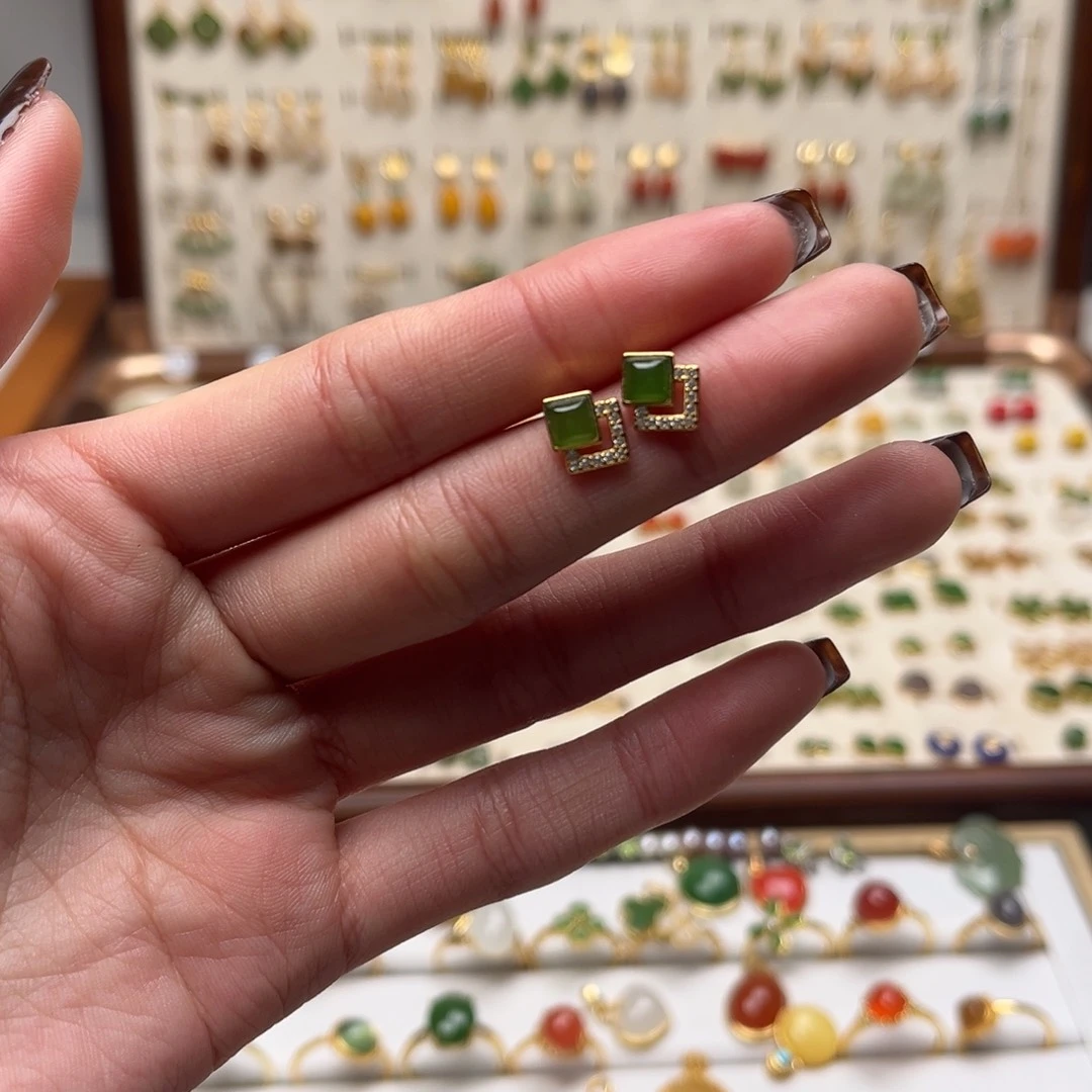 和田玉银S925镀金镶嵌耳坠