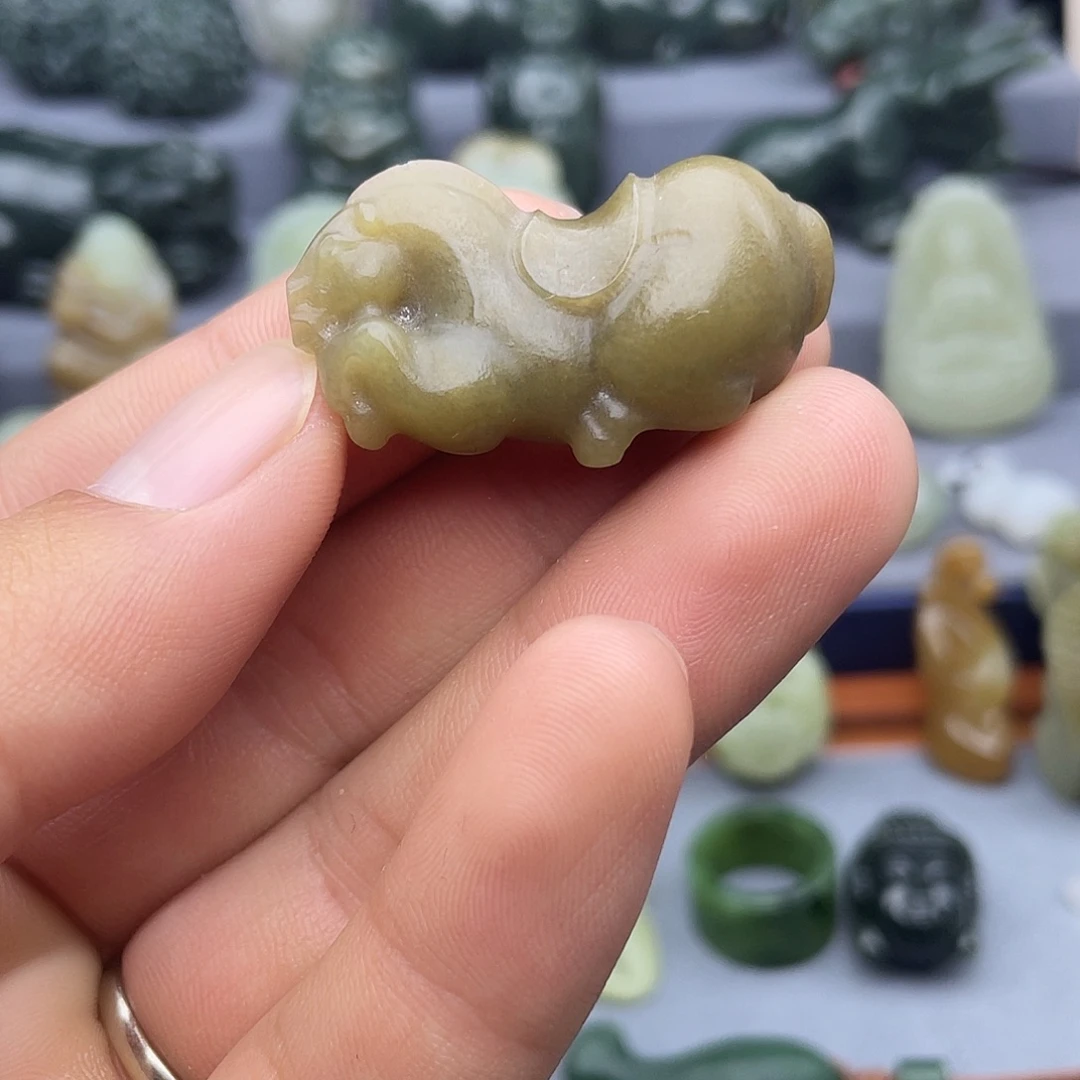 和田玉未镶嵌挂件