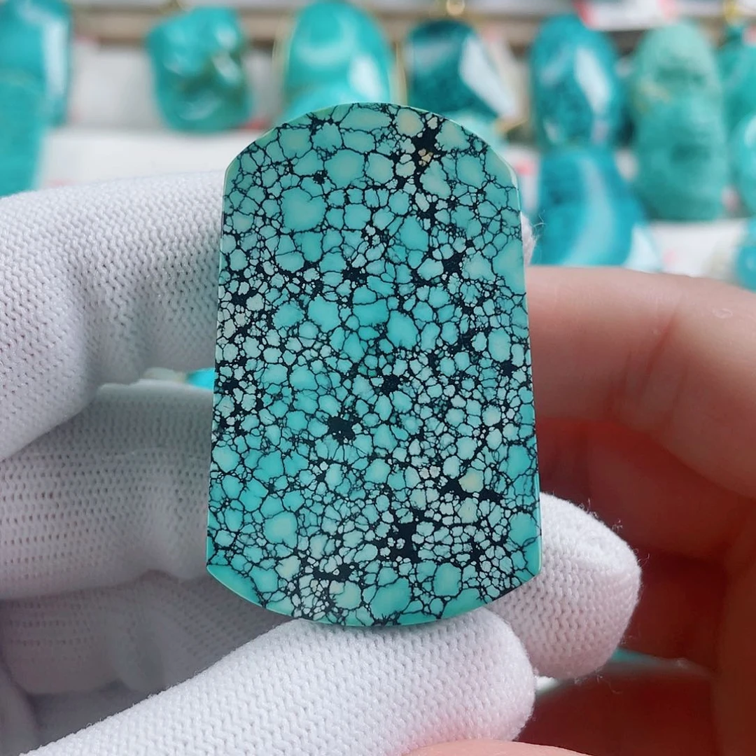 绿松石未镶嵌颈饰