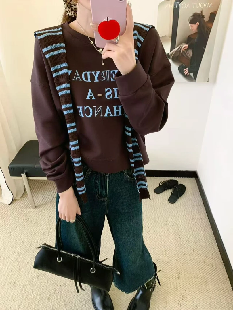 短款套头印花字母卫衣