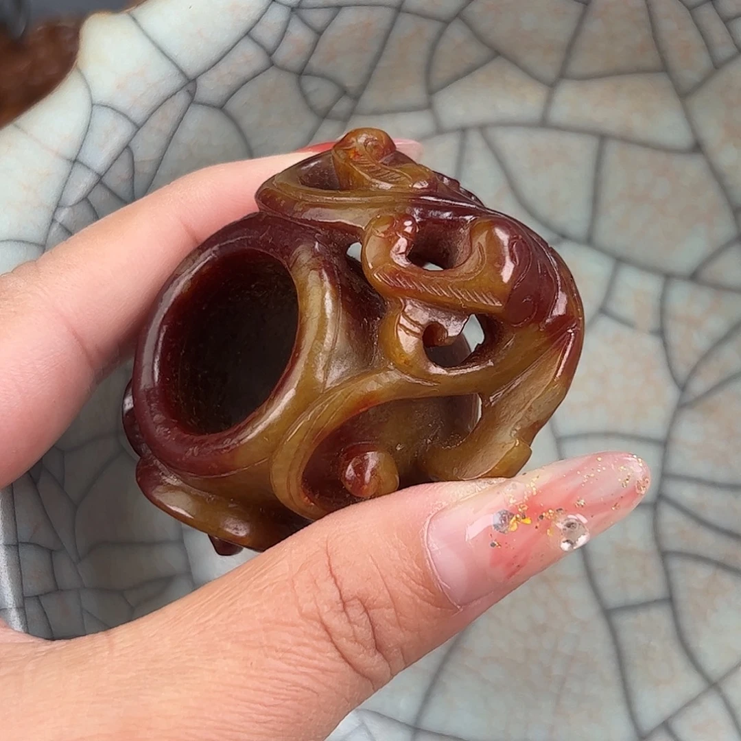 D***点和田玉（糖玉）未镶嵌颈饰