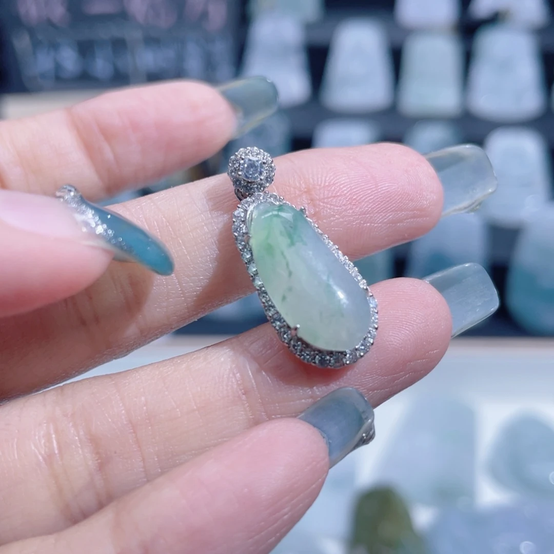 翡翠银S925镶嵌颈饰福瓜