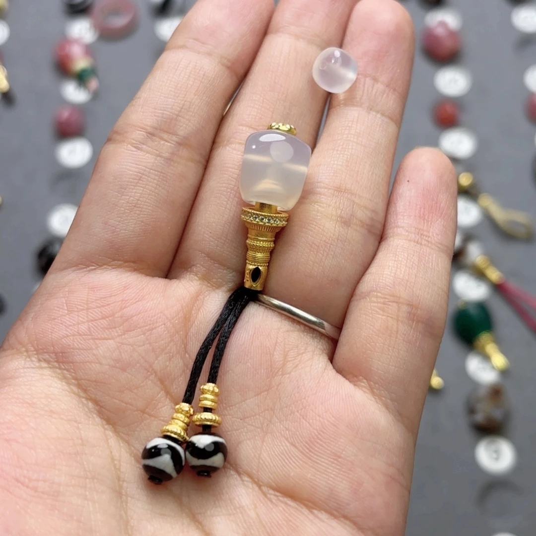 夭***夭玛瑙/玉髓文玩配饰未镶嵌