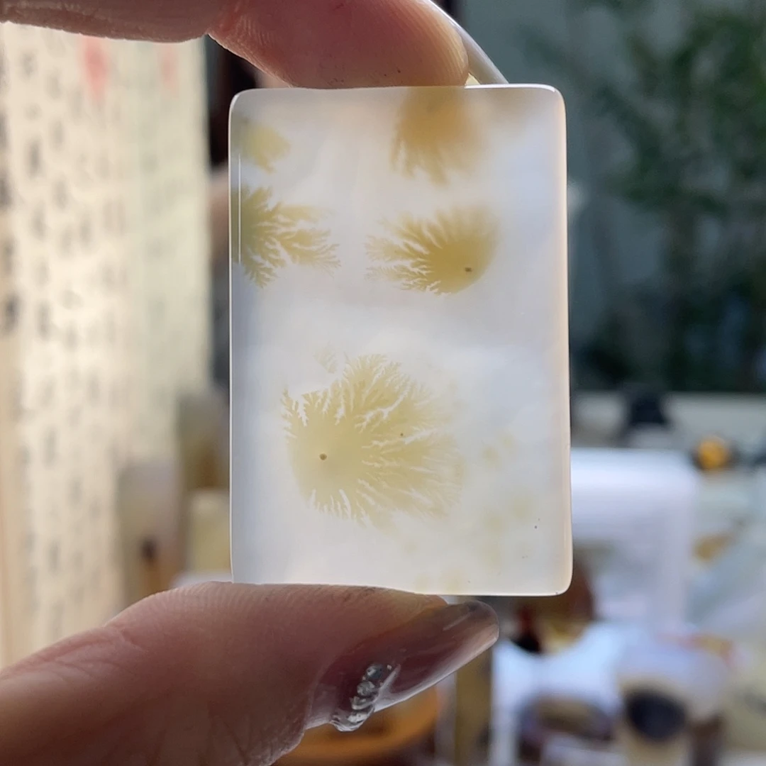 玛瑙/玉髓未镶嵌珠宝奇石