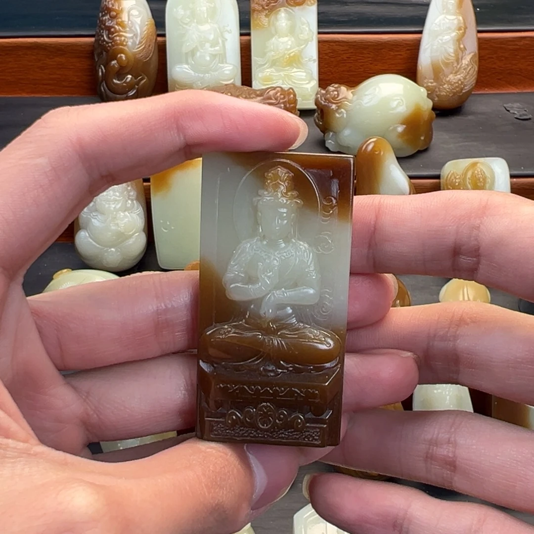 和田玉（糖玉）未镶嵌颈饰