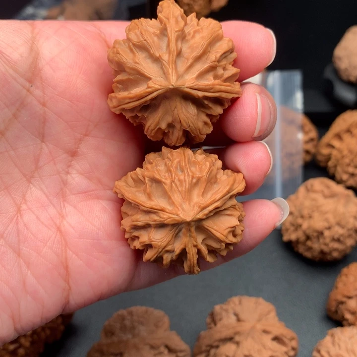 我***K文玩核桃吊坠狮子头