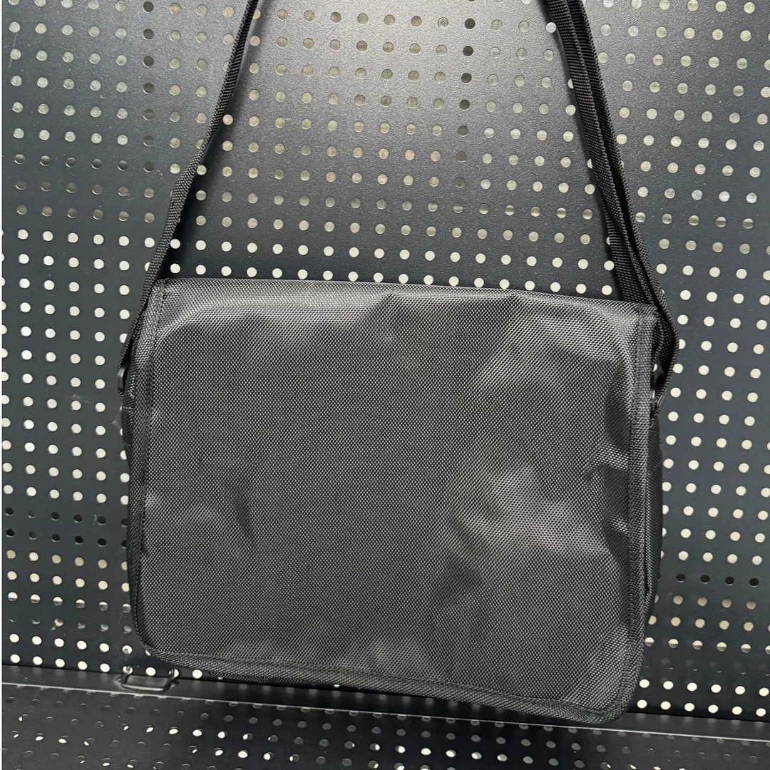 F007挎包斜挎包黑色绿色单肩高品质经典户外