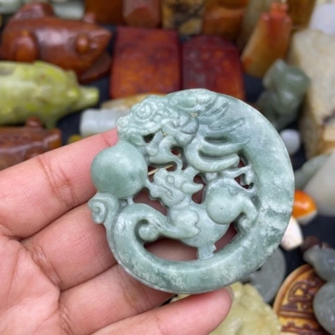 蛇纹石玉未镶嵌颈饰76