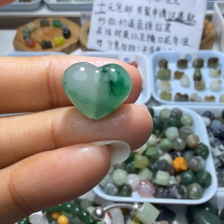 和田玉未镶嵌珠宝奇石