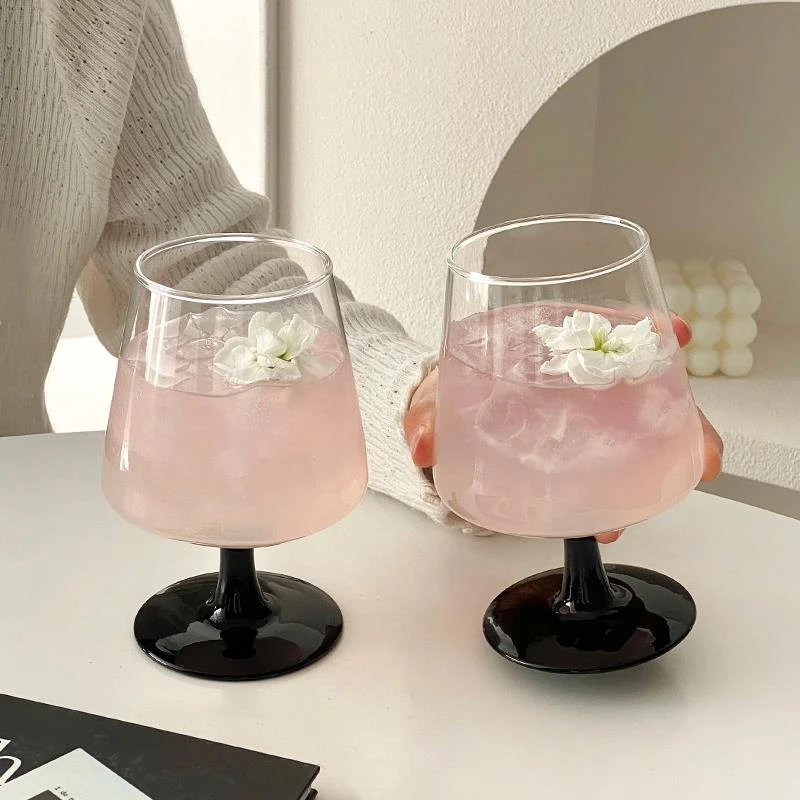 黑色高脚玻璃杯家用高级感女生果汁气泡水杯微醺调酒鸡尾酒杯子