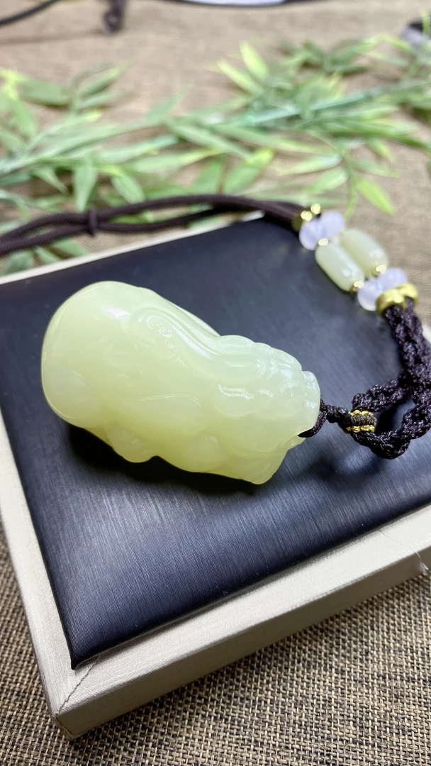 精工立体雕刻貔貅吊坠男女款气质毛衣链