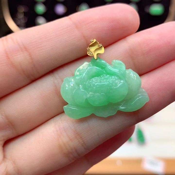 翡翠18K金镶嵌颈饰翡翠