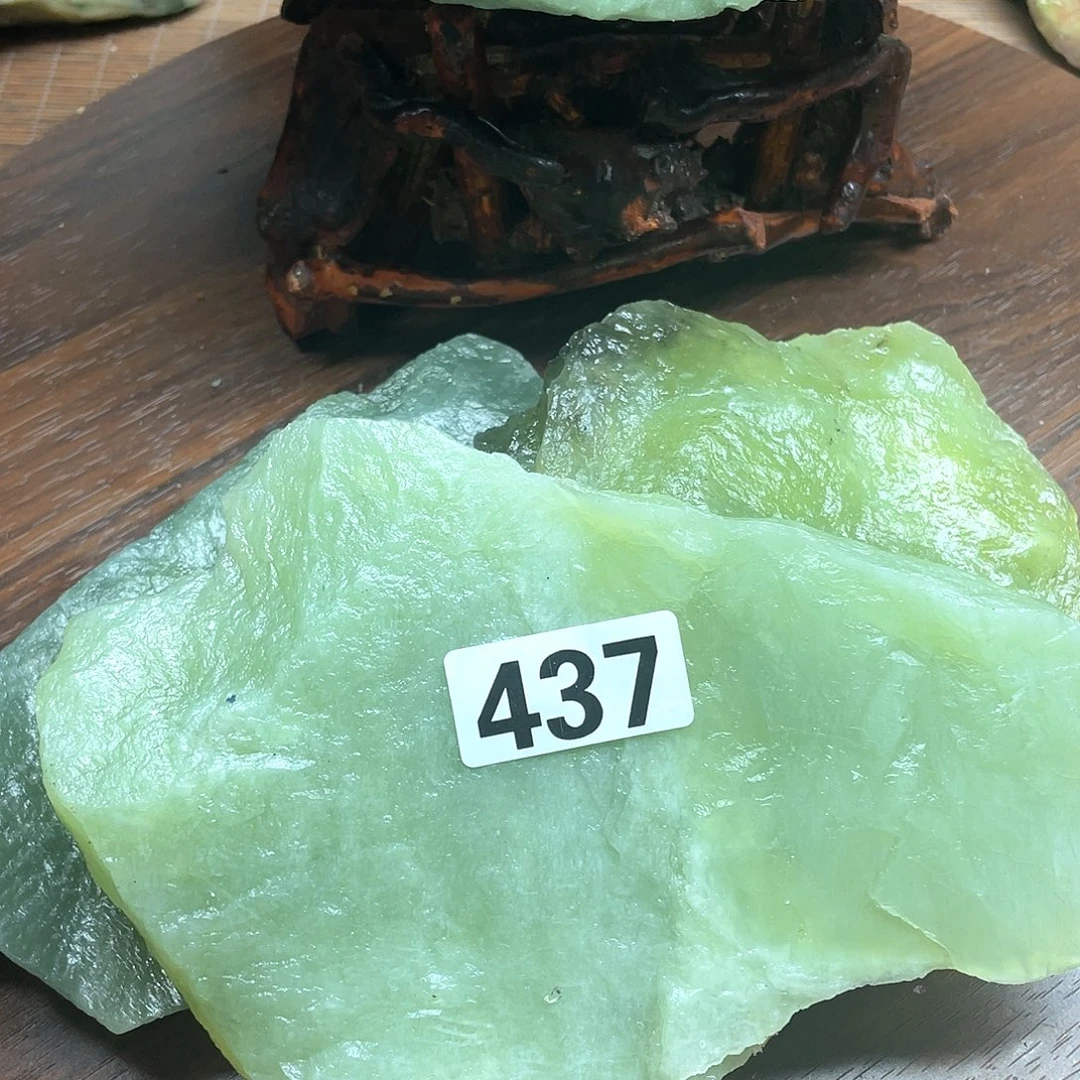 林***芝蛇纹石玉未镶嵌原石