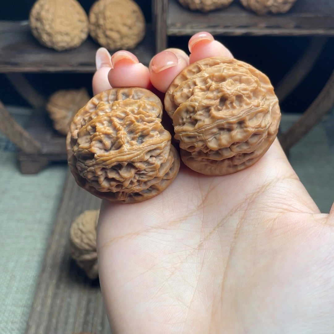 文玩核桃吊坠苹果园39 全品白茬精配毕业红皮