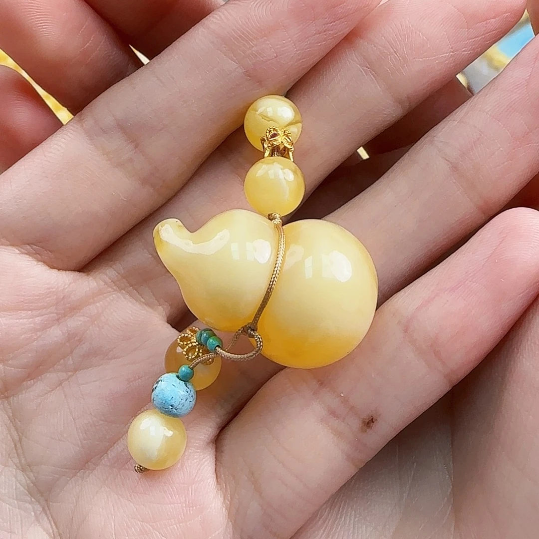 蜜蜡未镶嵌珠宝奇石