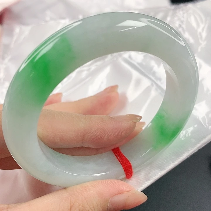 未镶嵌手镯翡翠，768