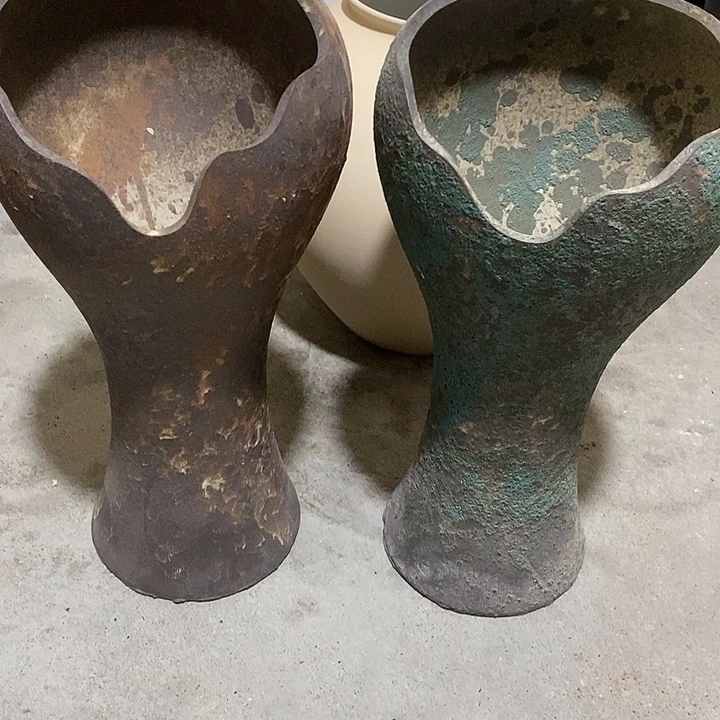 瑕疵处理高38厘米口15厘米底有孔