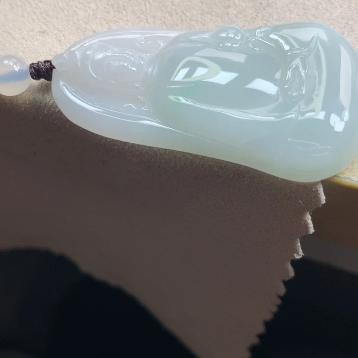 翡翠颈饰未镶嵌吊坠