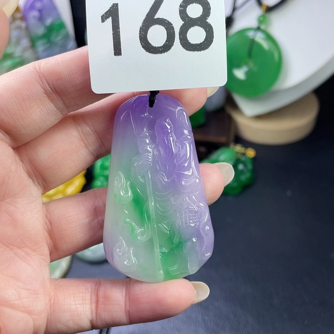 翡翠未镶嵌吊坠(赠链)