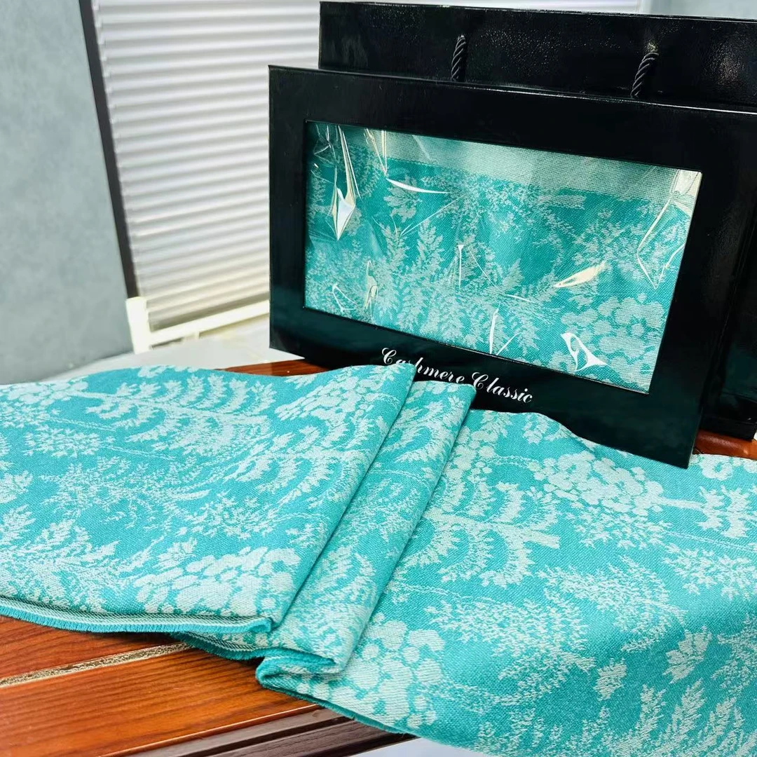 65*190尾单 绵羊毛提花加厚双面围巾披肩 丝滑柔软细腻 圣诞树