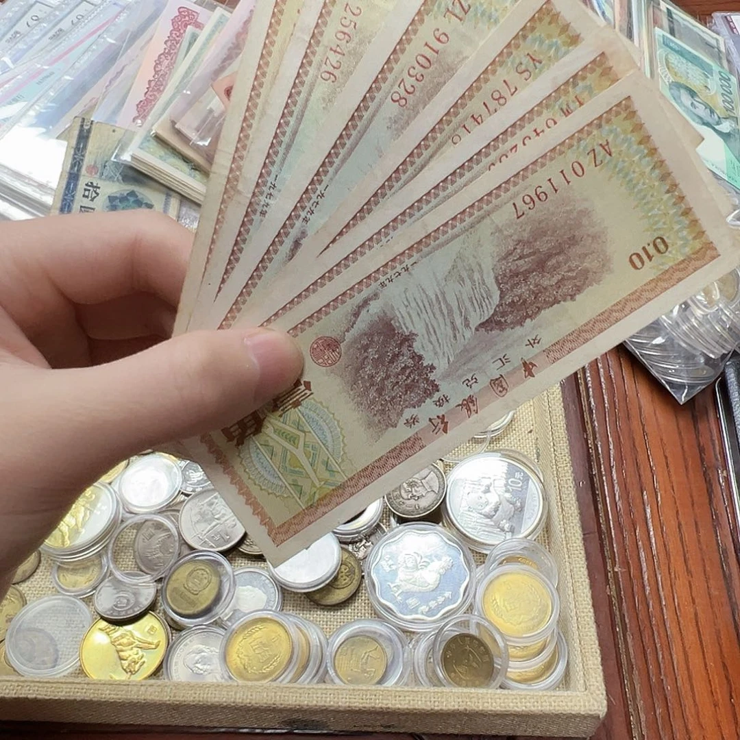 拍品。