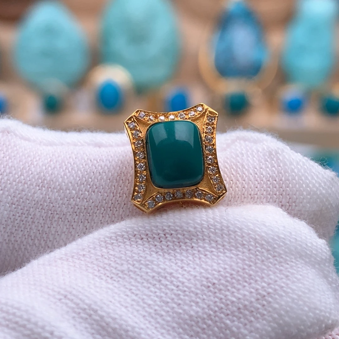 18K金镶嵌绿松石珠宝奇石