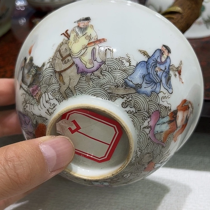 吕***艺瓷片精美的陶瓷摆件……