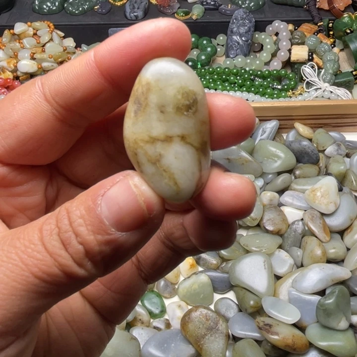 和田玉未镶嵌珠宝半成品