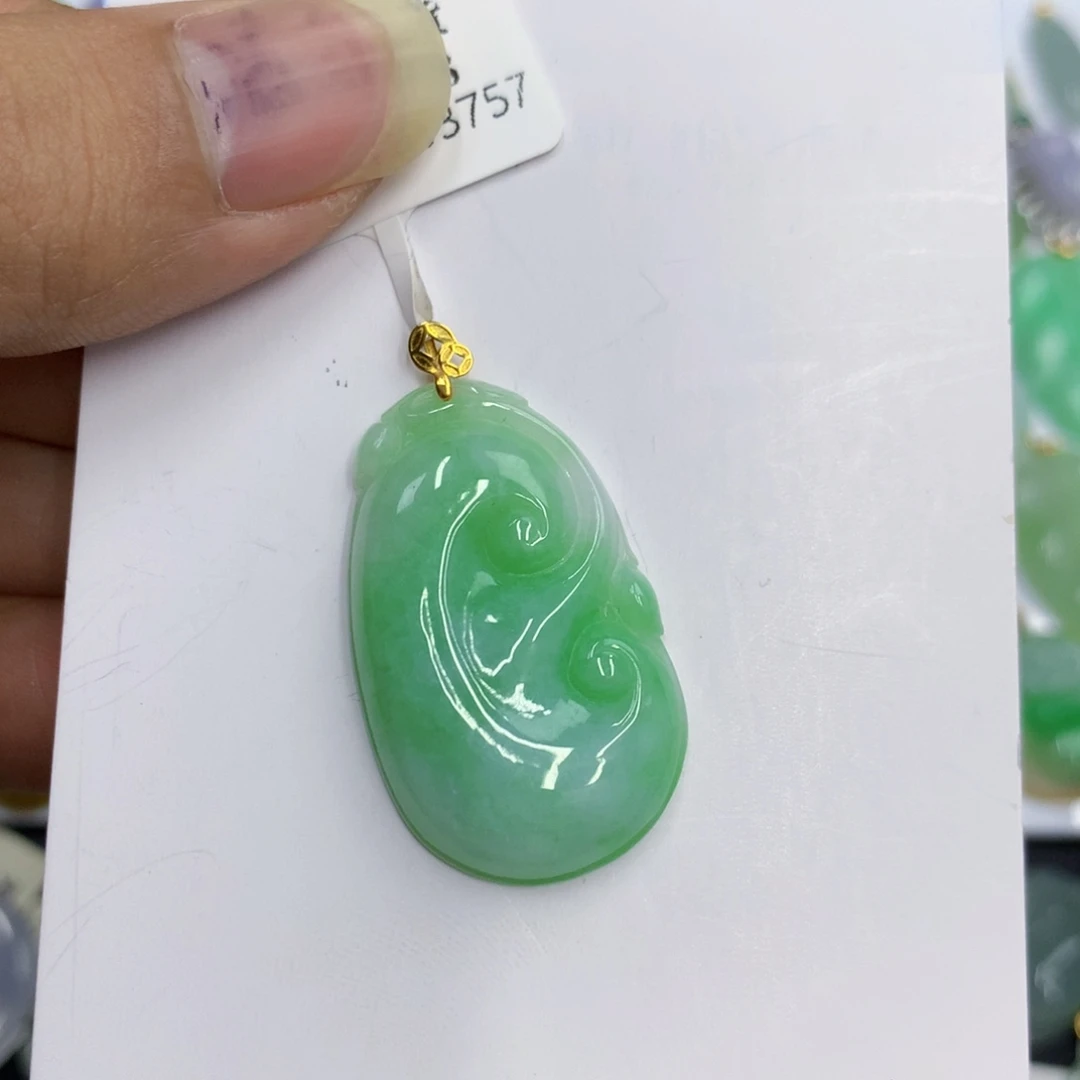 颈饰18K金镶嵌翡翠翡翠