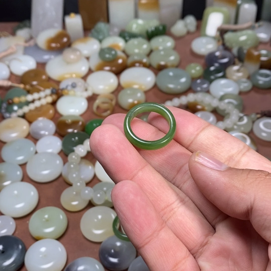 和田玉吊坠(不含链)未镶嵌朝