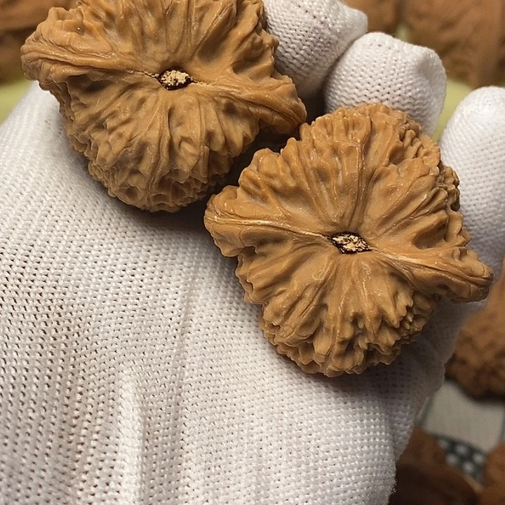 孤***雪吊坠文玩核桃42南疆有黄福利